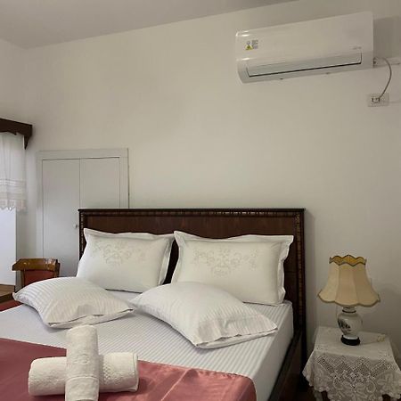 Yuri Guest House Gjirokaster Bagian luar foto