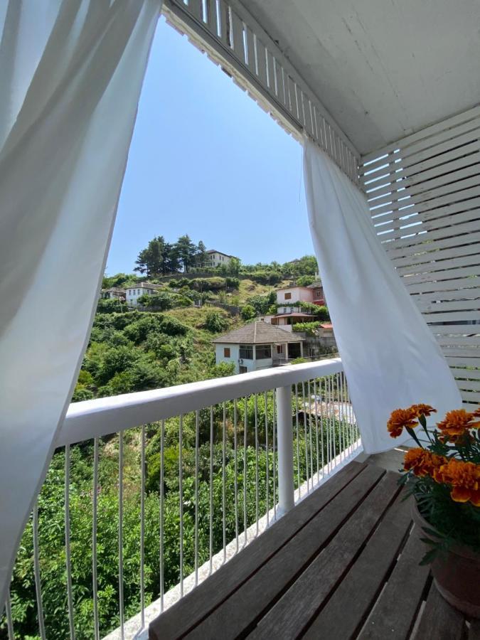 Yuri Guest House Gjirokaster Bagian luar foto