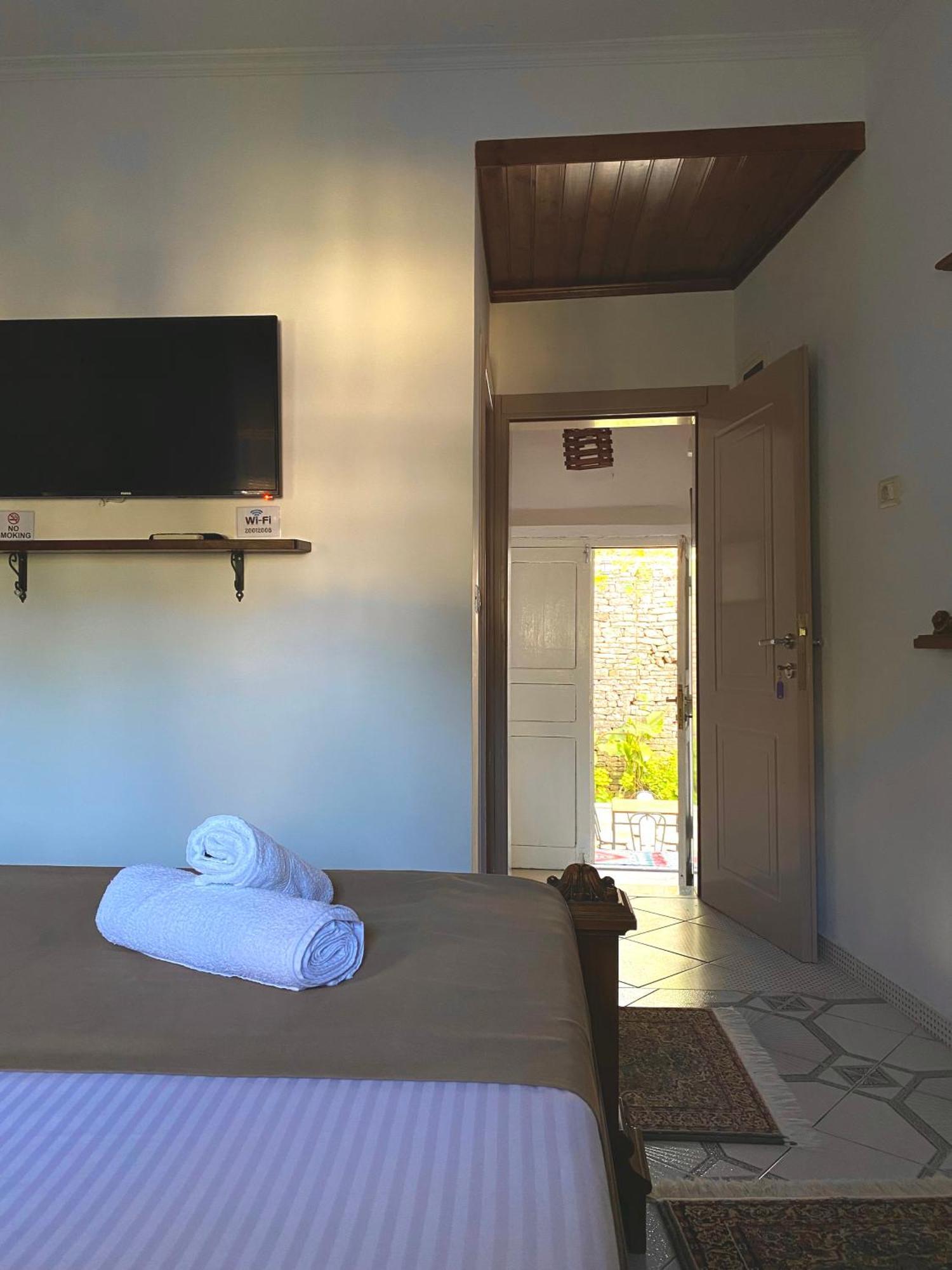 Yuri Guest House Gjirokaster Bagian luar foto