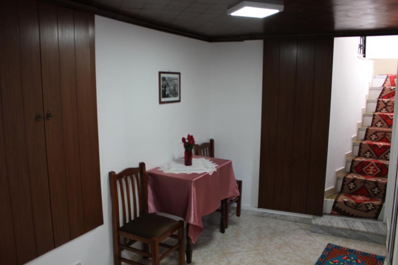 Yuri Guest House Gjirokaster Bagian luar foto
